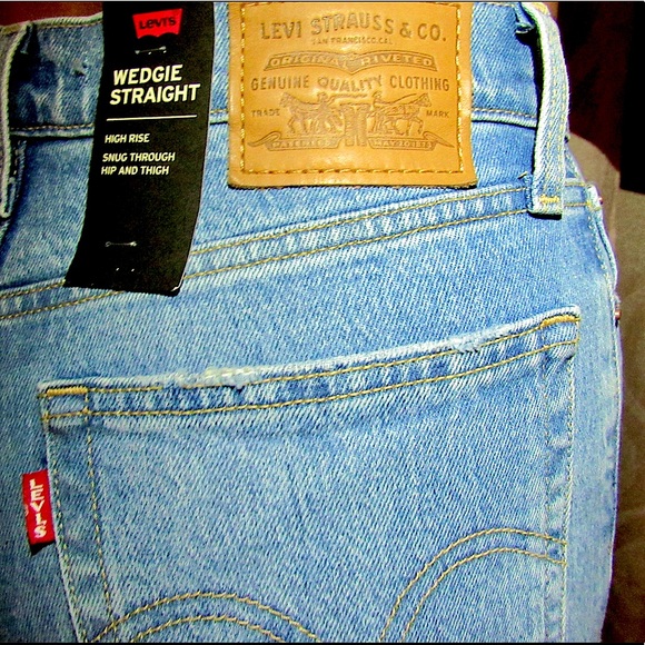 NEW Levi’s High Rise - Picture 3 of 3
